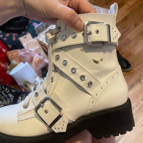 White XOXO Bedazzled Chunky Heal Combat Boots, Size 8 - Picture 8 of 11